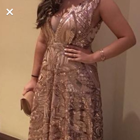 Beautiful prom dress by designer - Picture 2 of 2